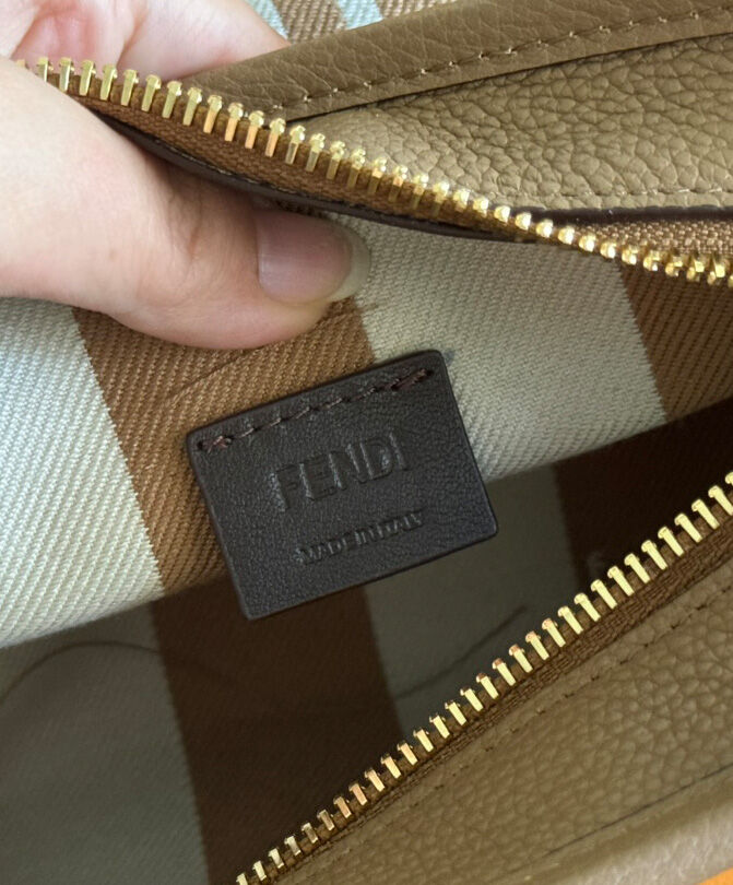 Fendi Mini Roll 8BS096